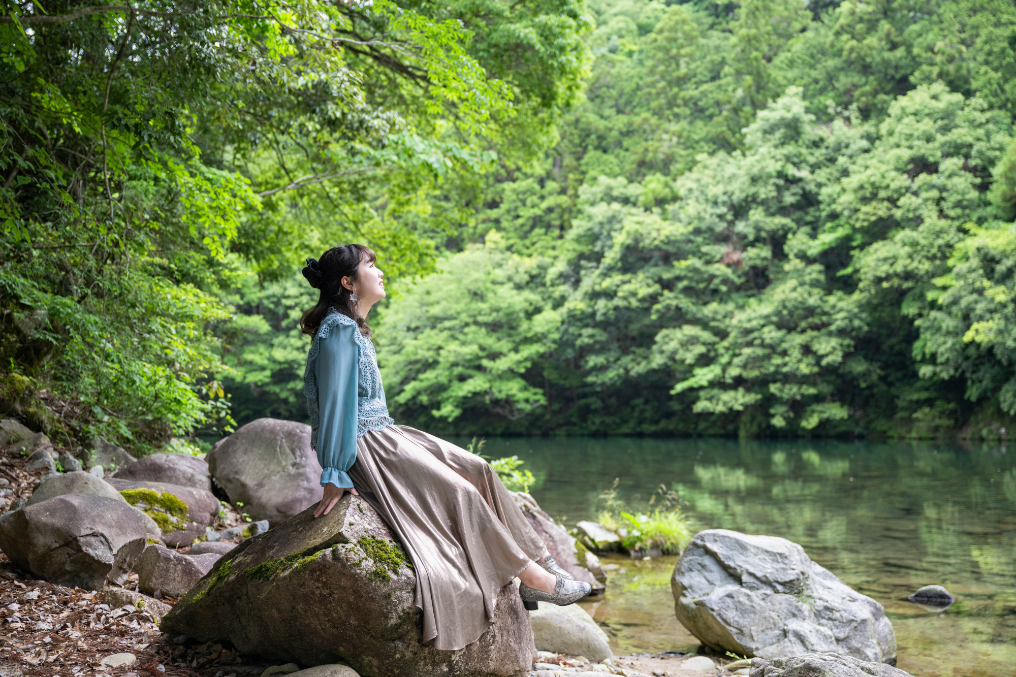 エメラルドグリーンに輝く清流「板取川」